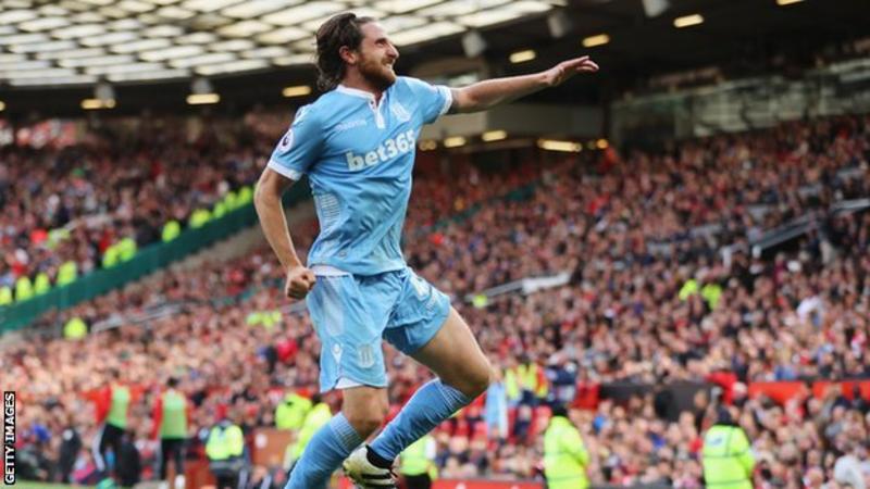 Joe Allen equalised for Stoke Stoke snatch late draw at Manchester United